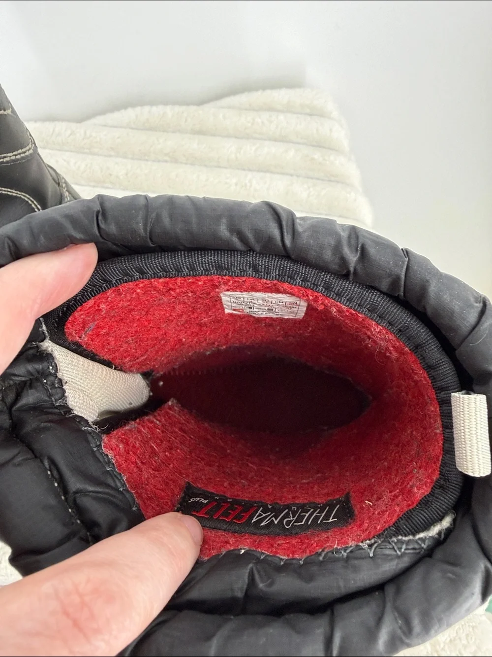 The North Face Kids' Alpenglow V Waterproof Winter Boots Sz youth 5
